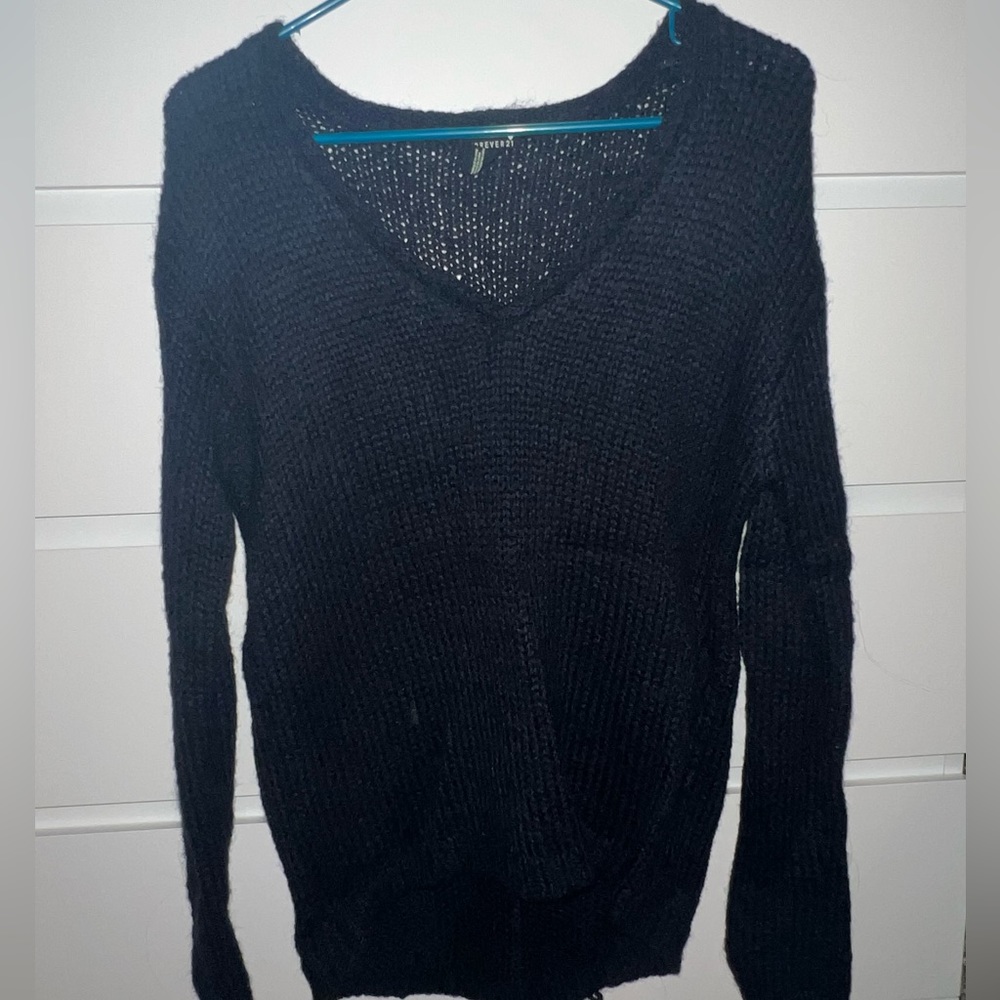 FOREVER 21 V-Neck Sweater